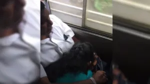 Old Man & Teen Girl Blowjob in Sri Lankan Public Bus